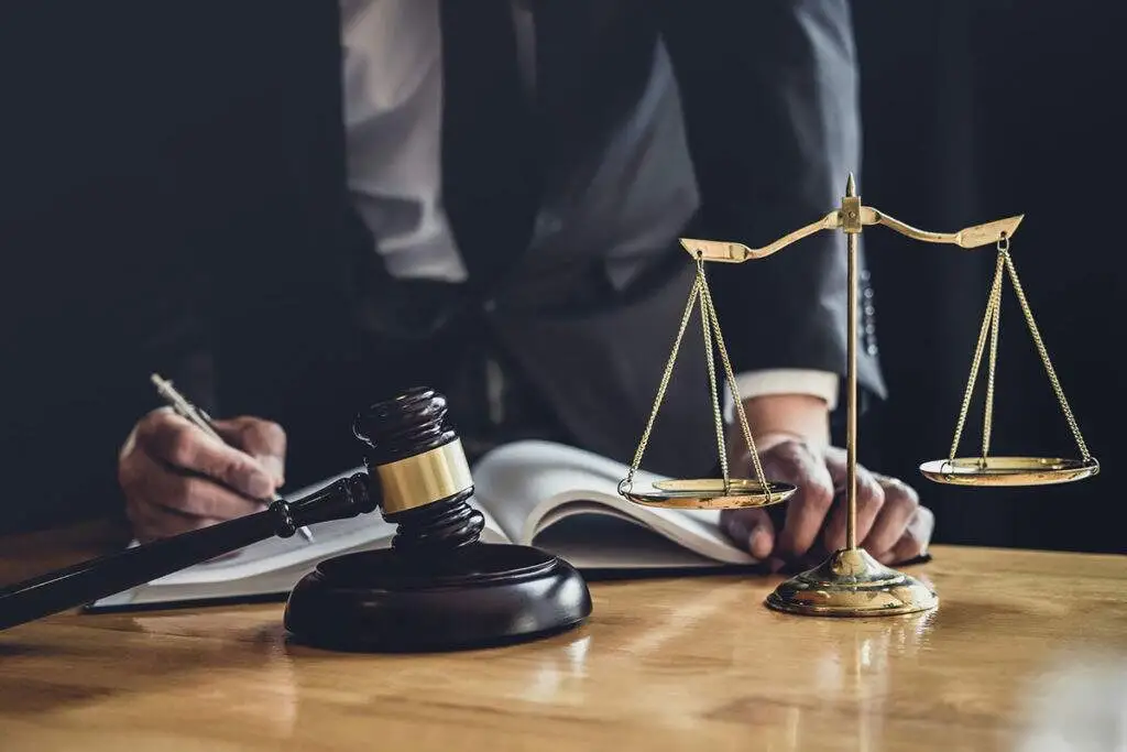 المادة 81 من نظام العمل السعودي: متى يحق للعامل ترك العمل دون إشعار؟